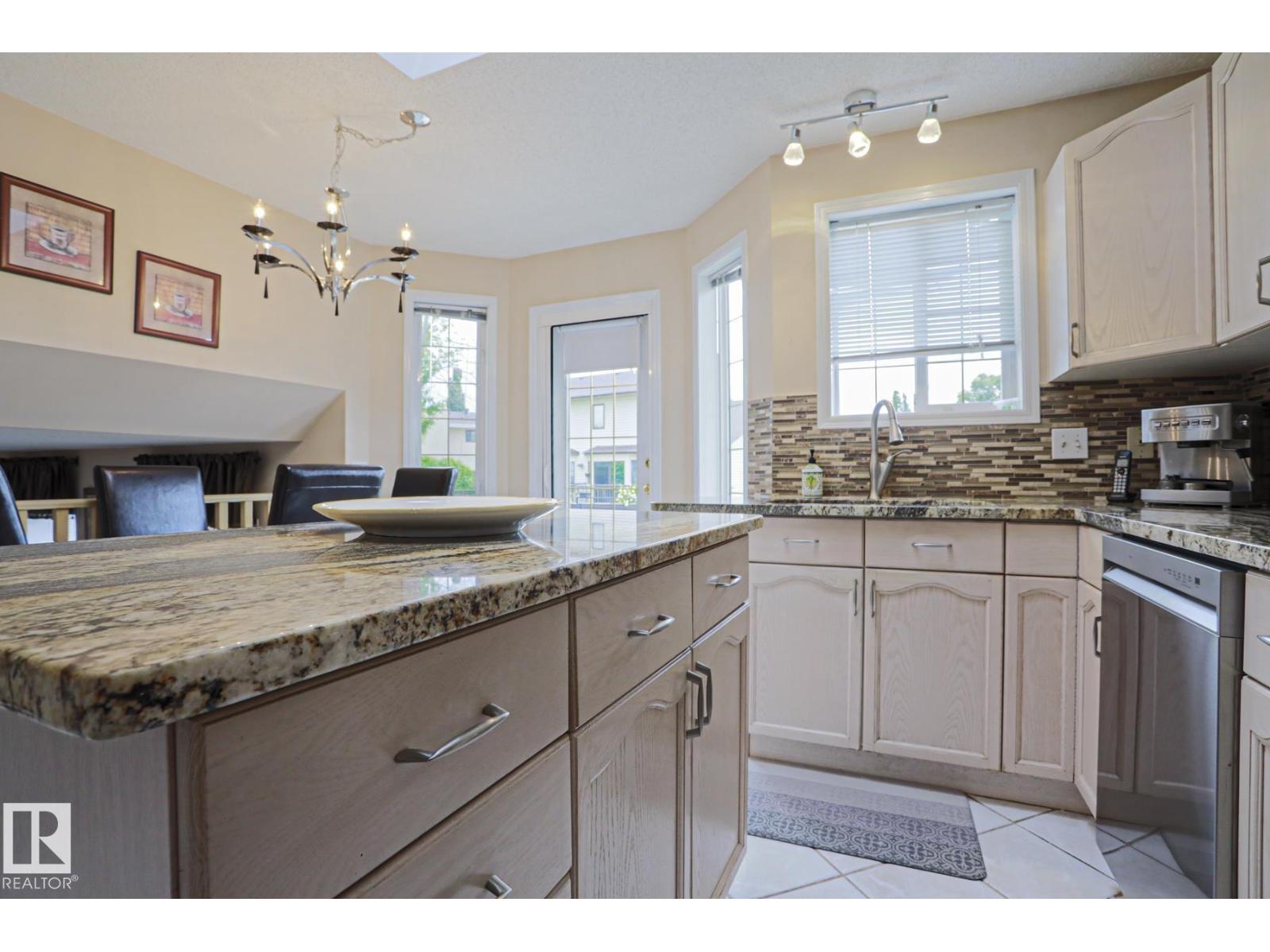 7716 154 AV NW — photo 12