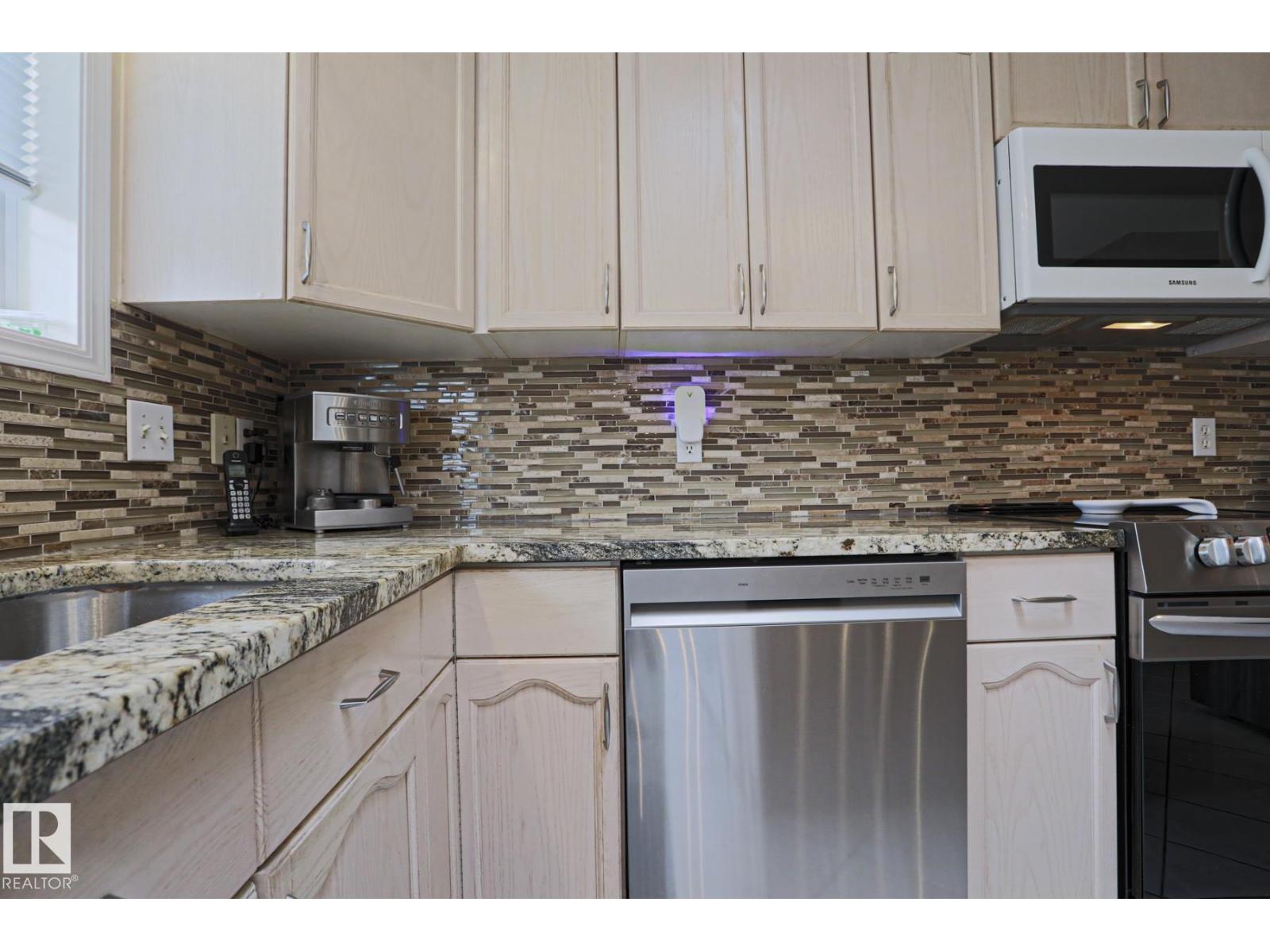 7716 154 AV NW — photo 14