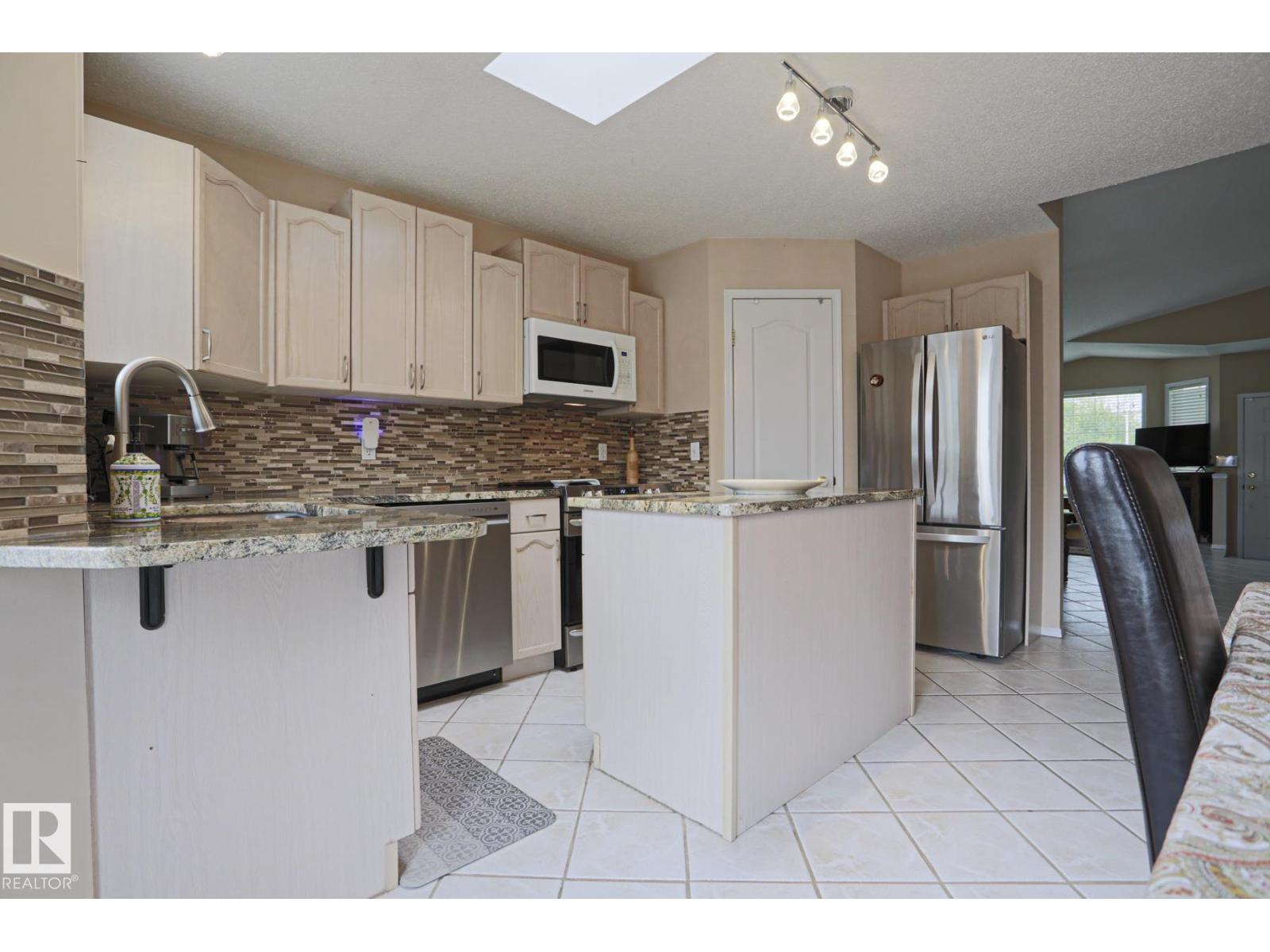 7716 154 AV NW — photo 17