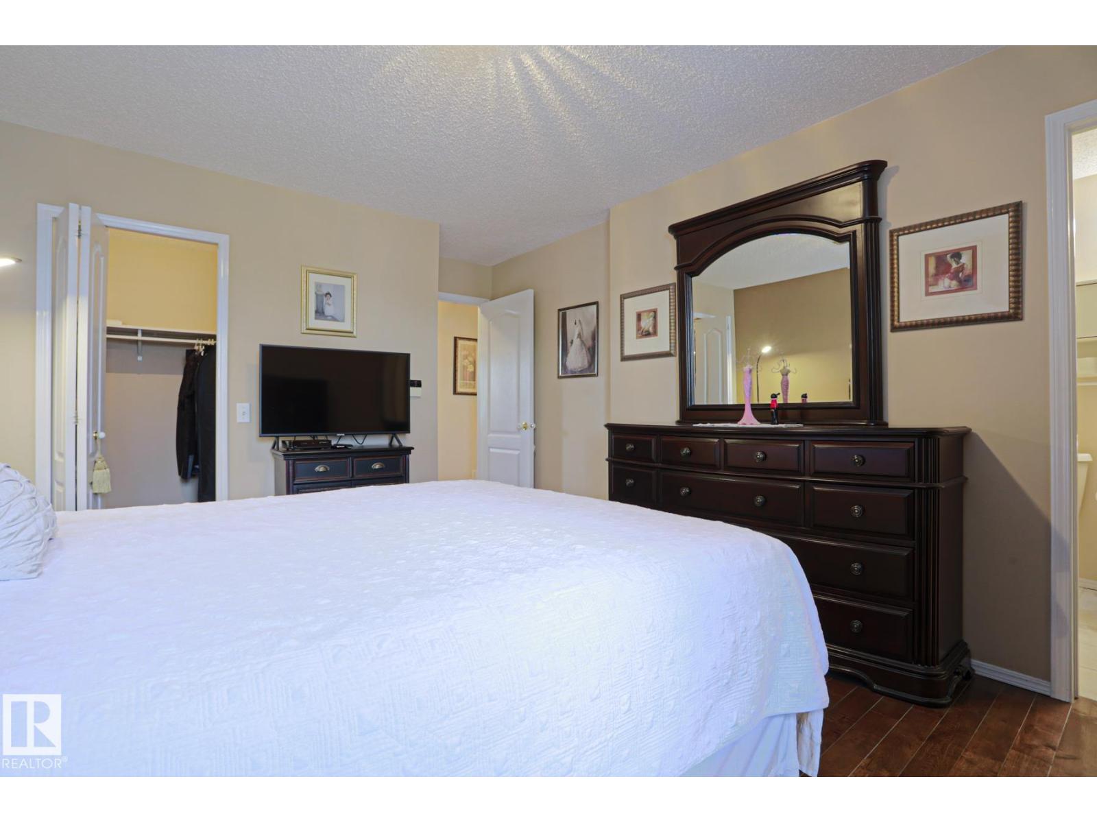 7716 154 AV NW — photo 36