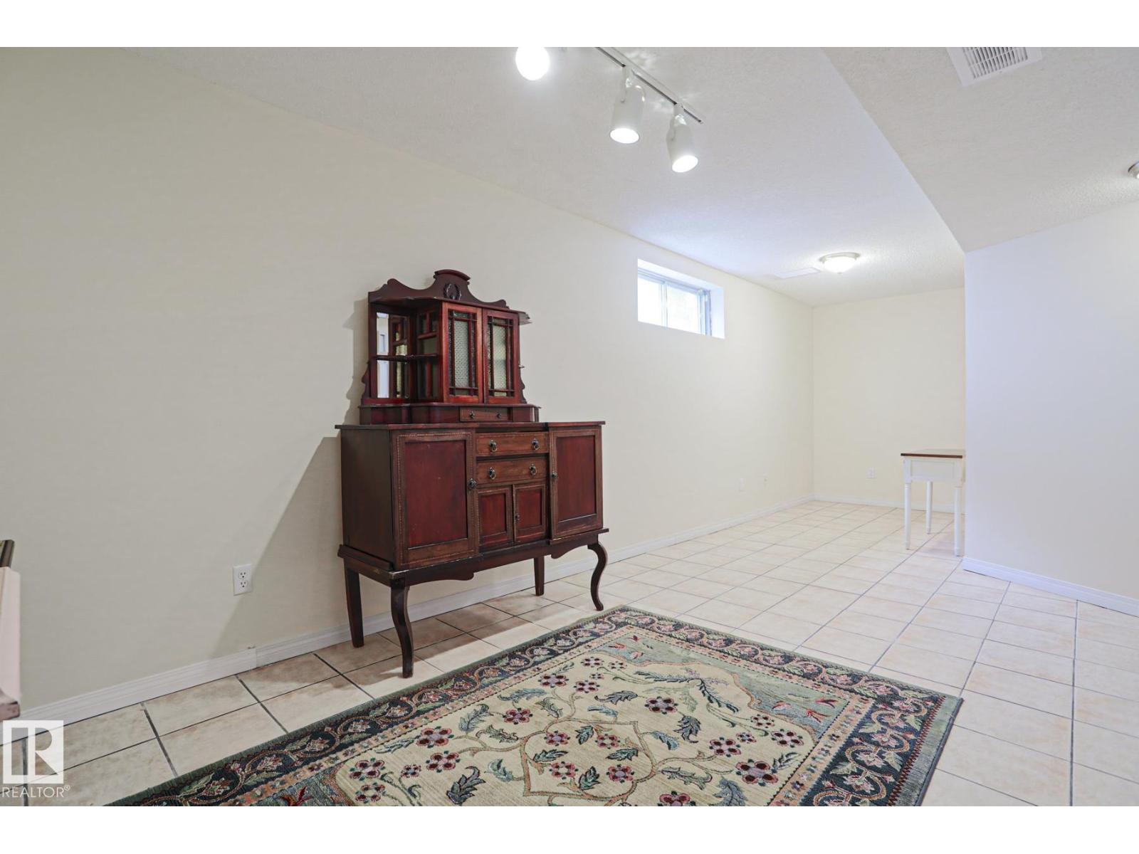 7716 154 AV NW — photo 45