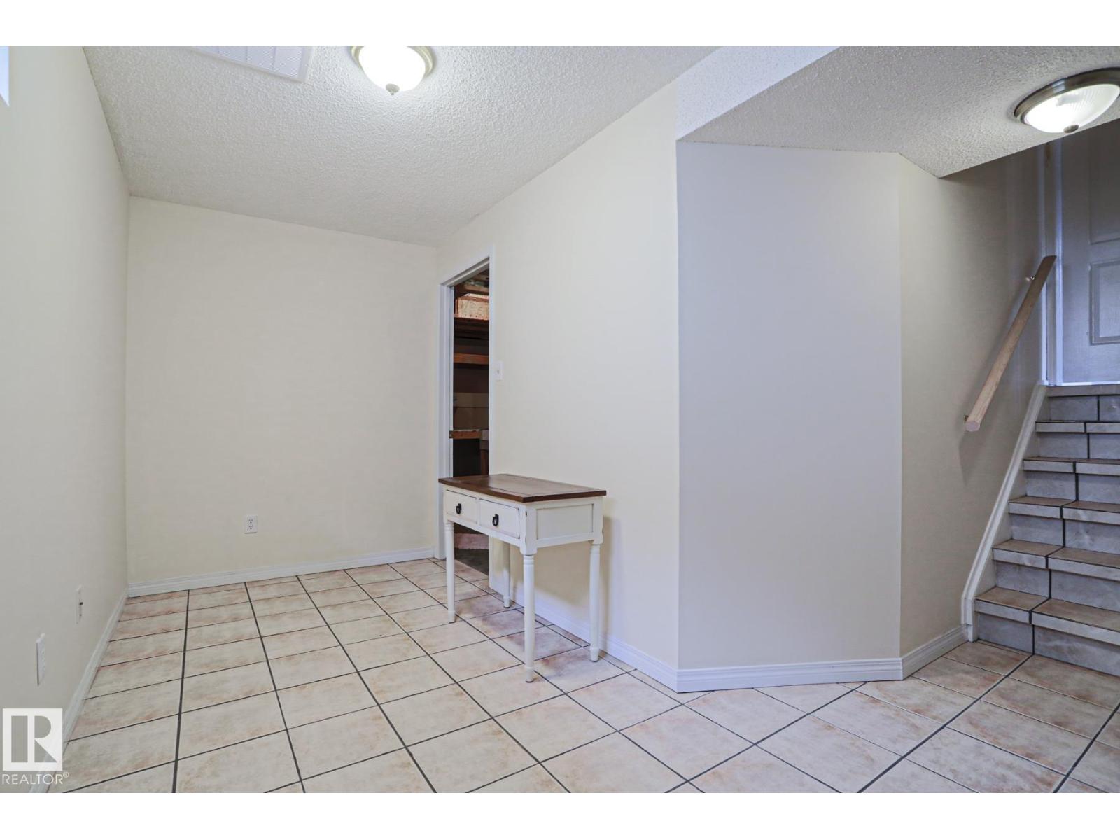 7716 154 AV NW — photo 47