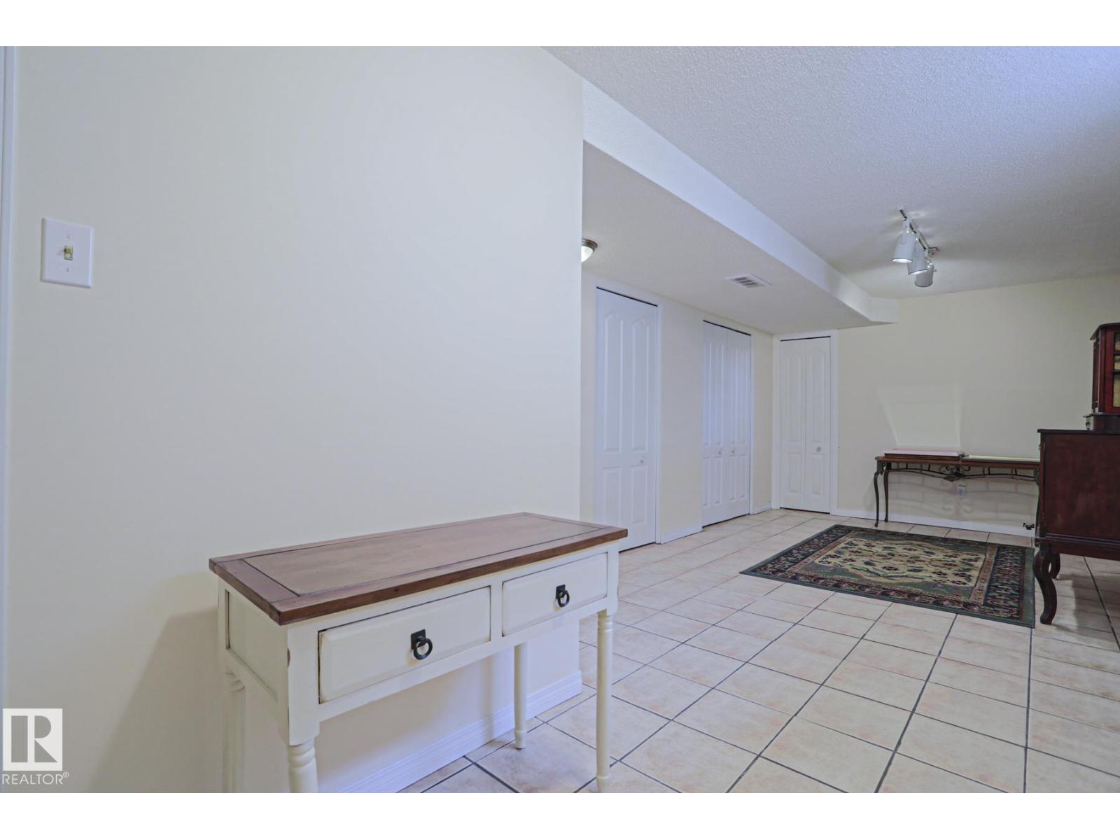 7716 154 AV NW — photo 49