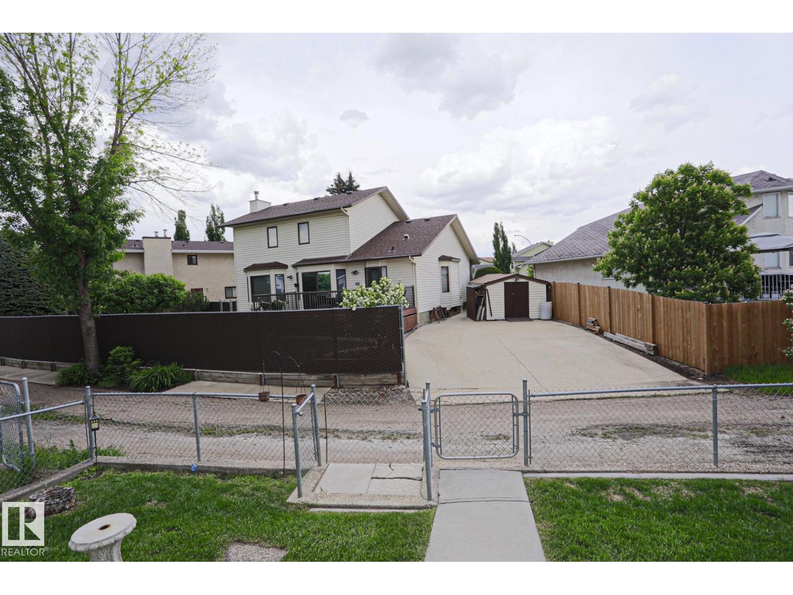 7716 154 AV NW — photo 57