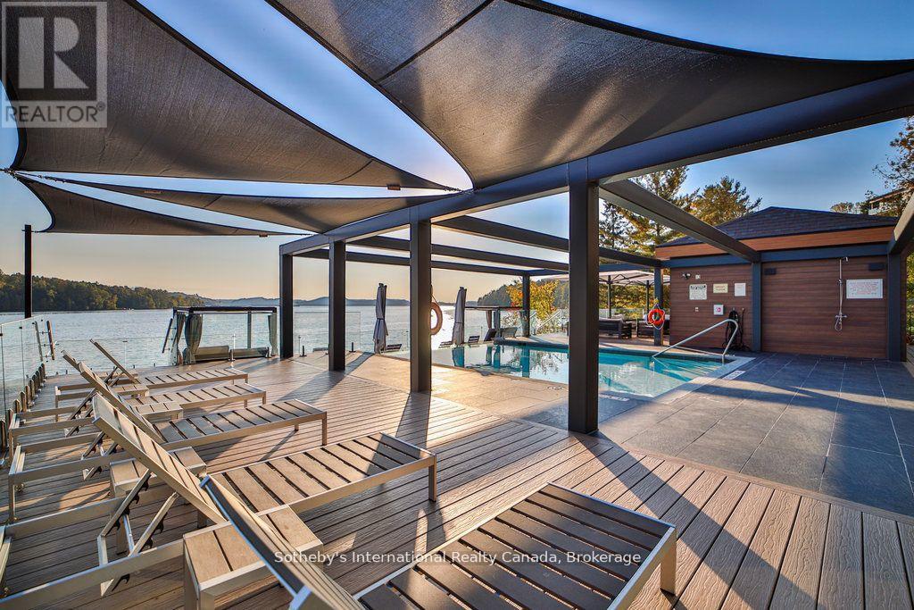#210 727 GRANDVIEW DRIVE - 32