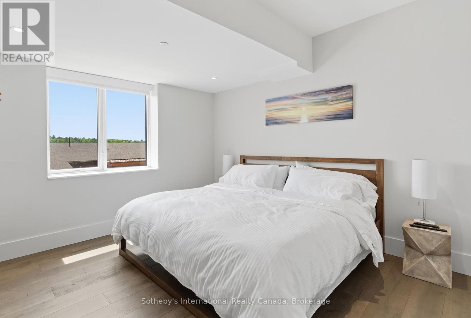 #210 727 GRANDVIEW DRIVE - 45