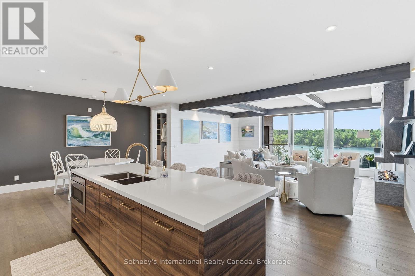 #210 727 GRANDVIEW DRIVE - 8
