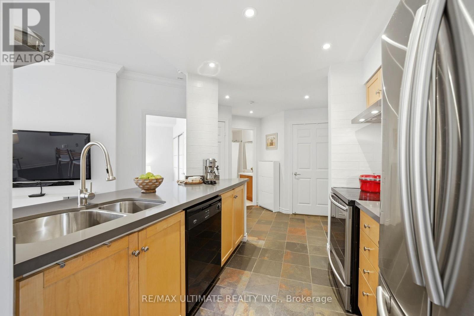 #405 1750 BAYVIEW AVENUE - 7