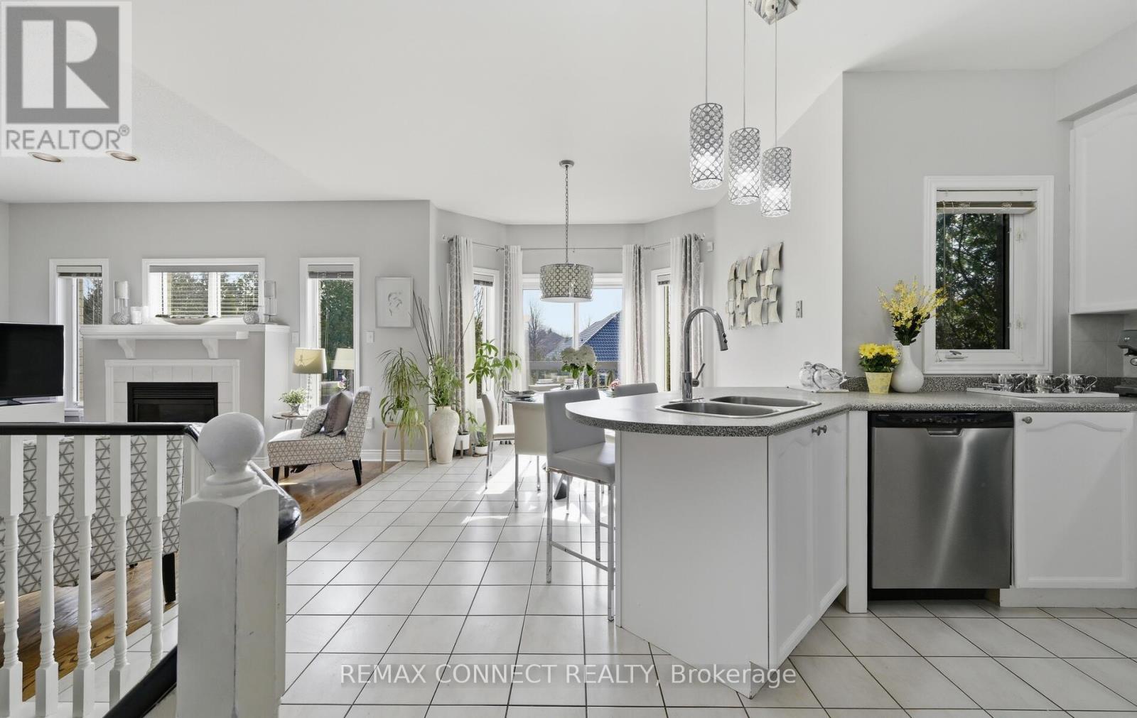 2361 SOUTHCOTT ROAD - 12