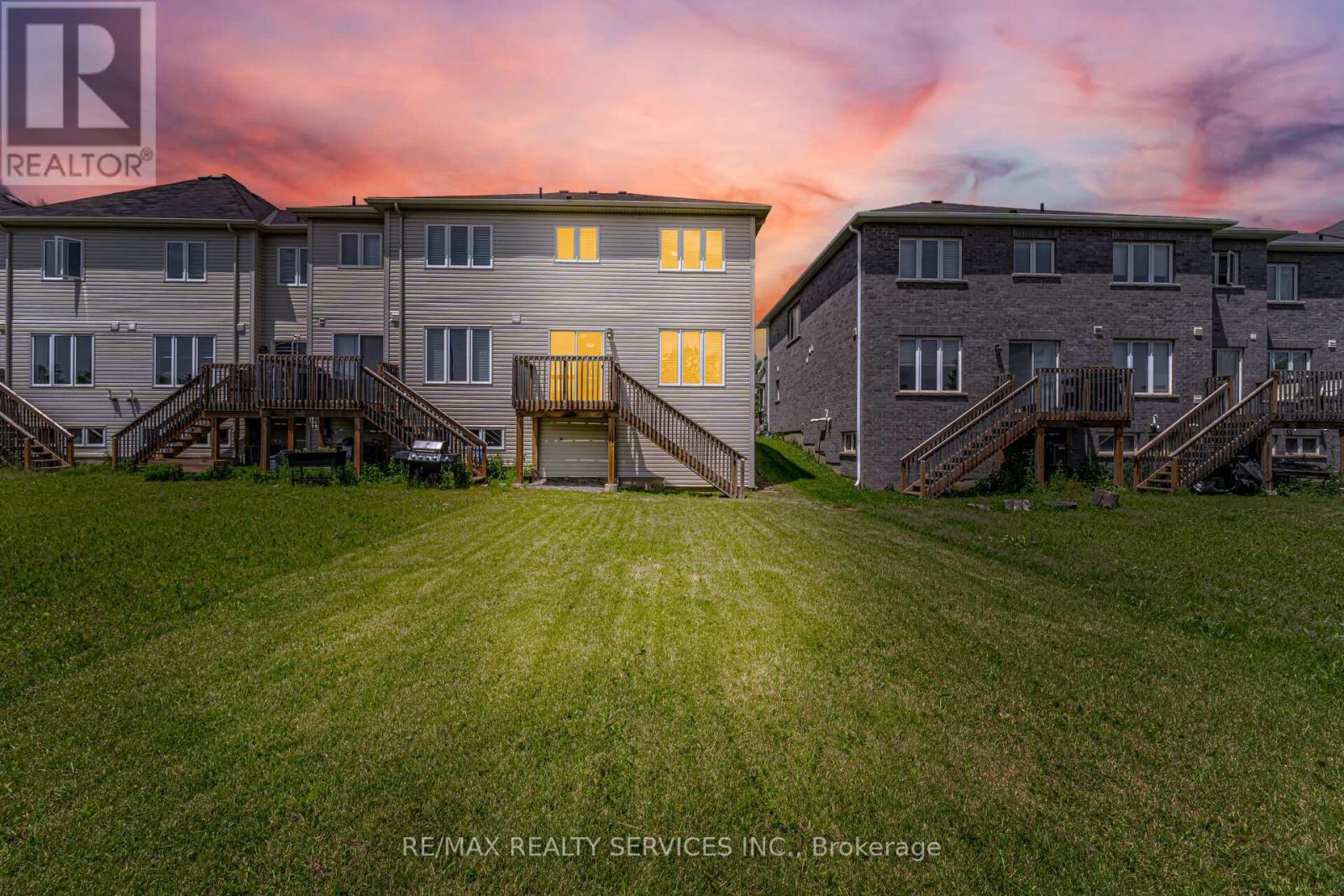 250 ESTHER CRESCENT - 39
