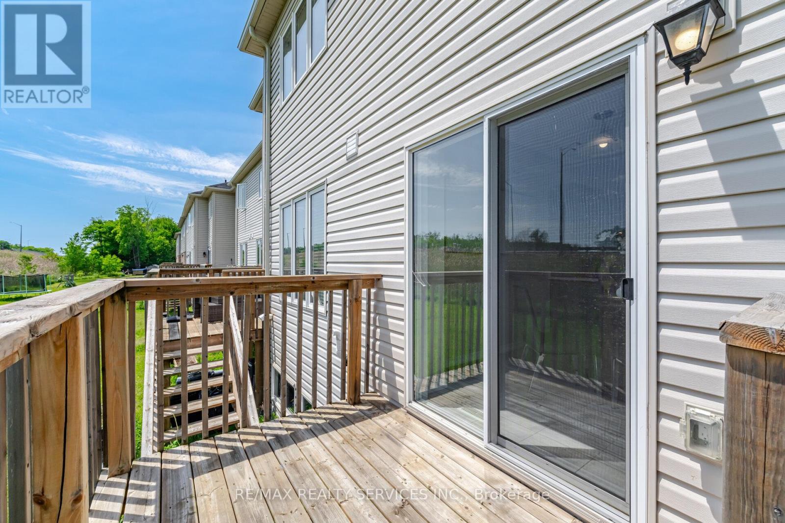 250 ESTHER CRESCENT - 36