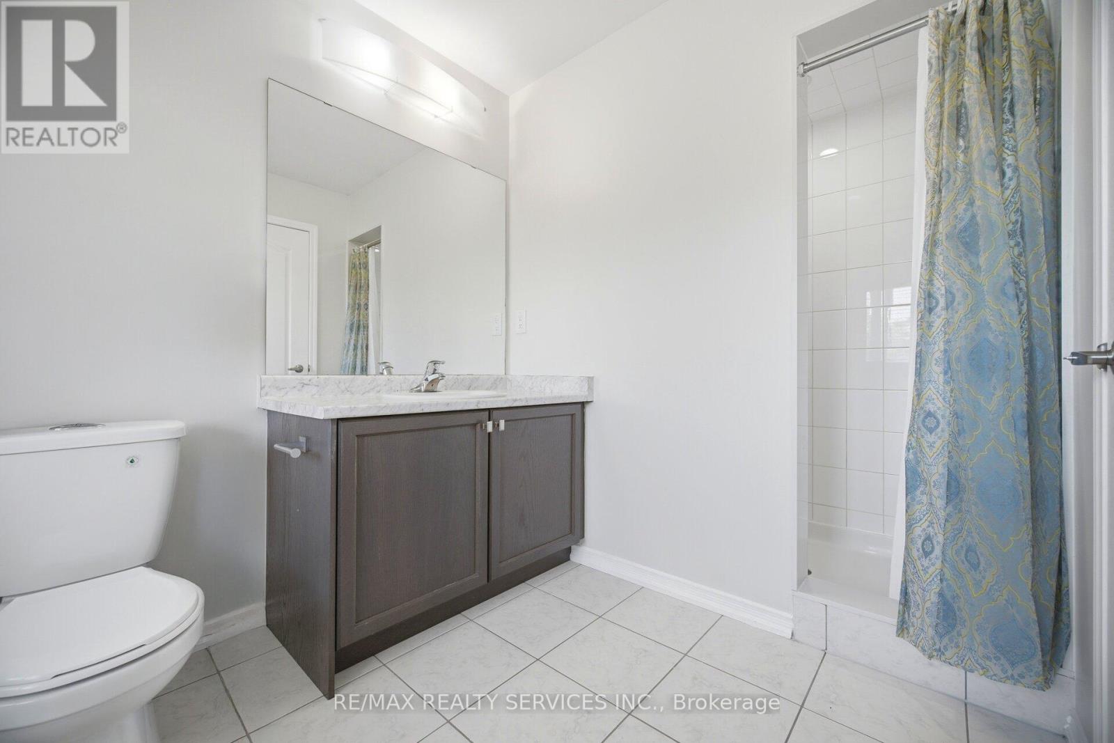 250 ESTHER CRESCENT - 27