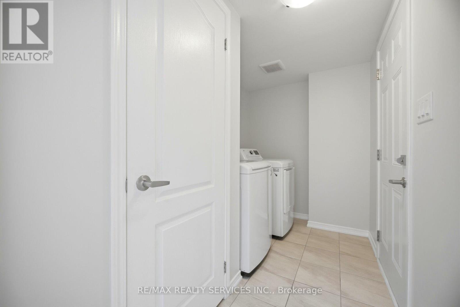 250 ESTHER CRESCENT - 35