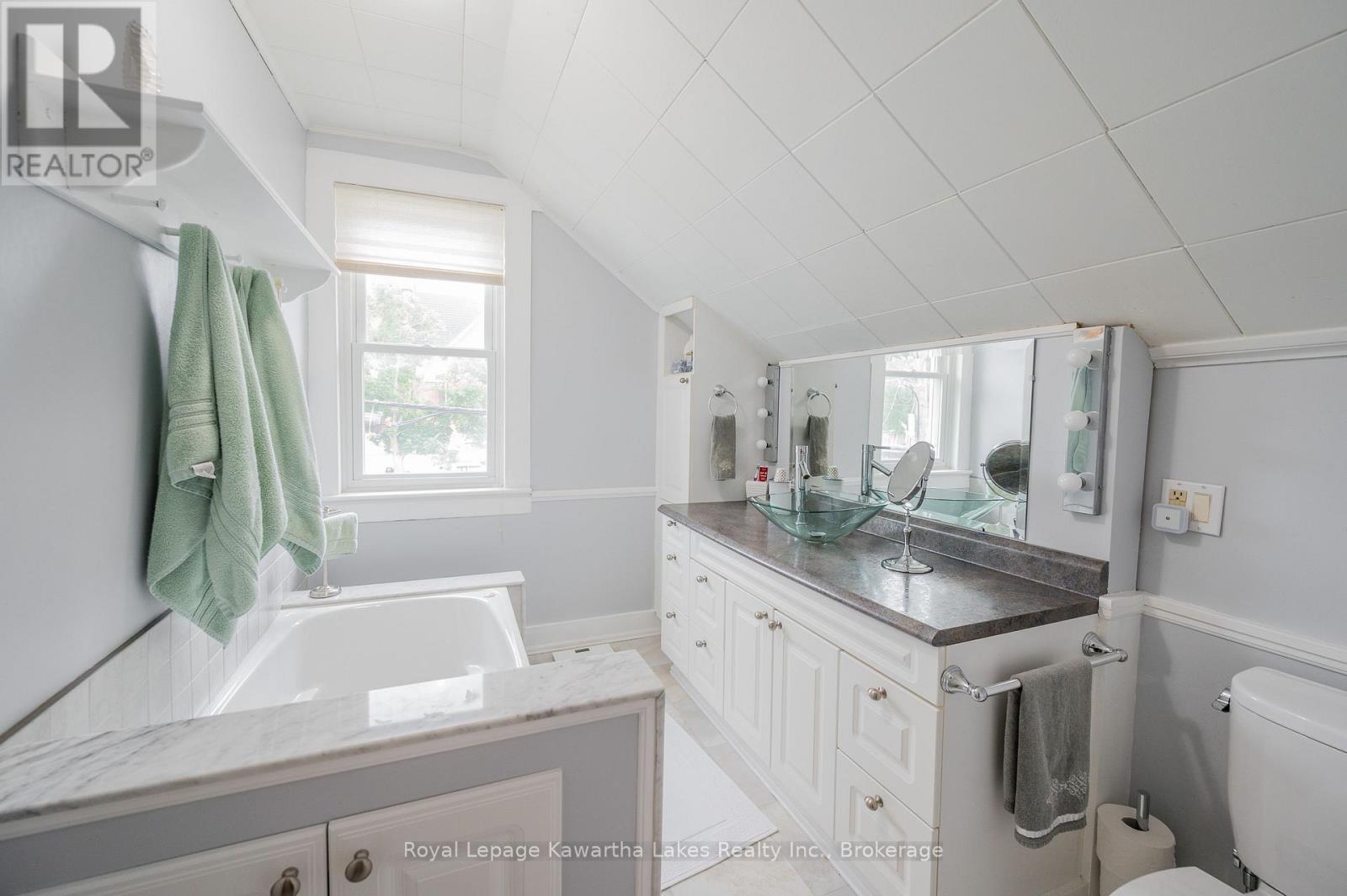135 COLBORNE STREET - 21