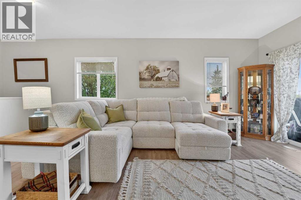 7, 129 Silkstone Road W - photo 3