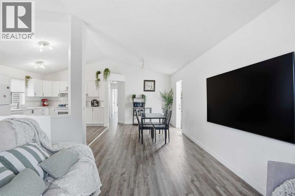 113 Mt Lorette Place SE - photo 4