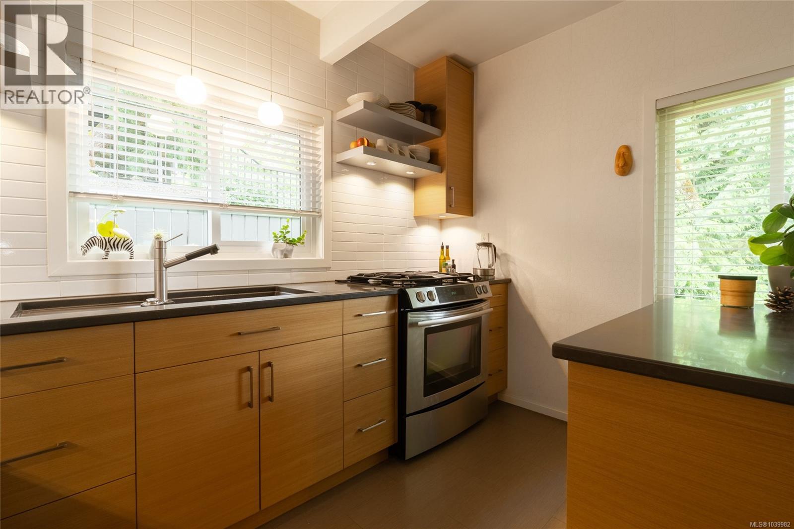 1286 Pike St - 11