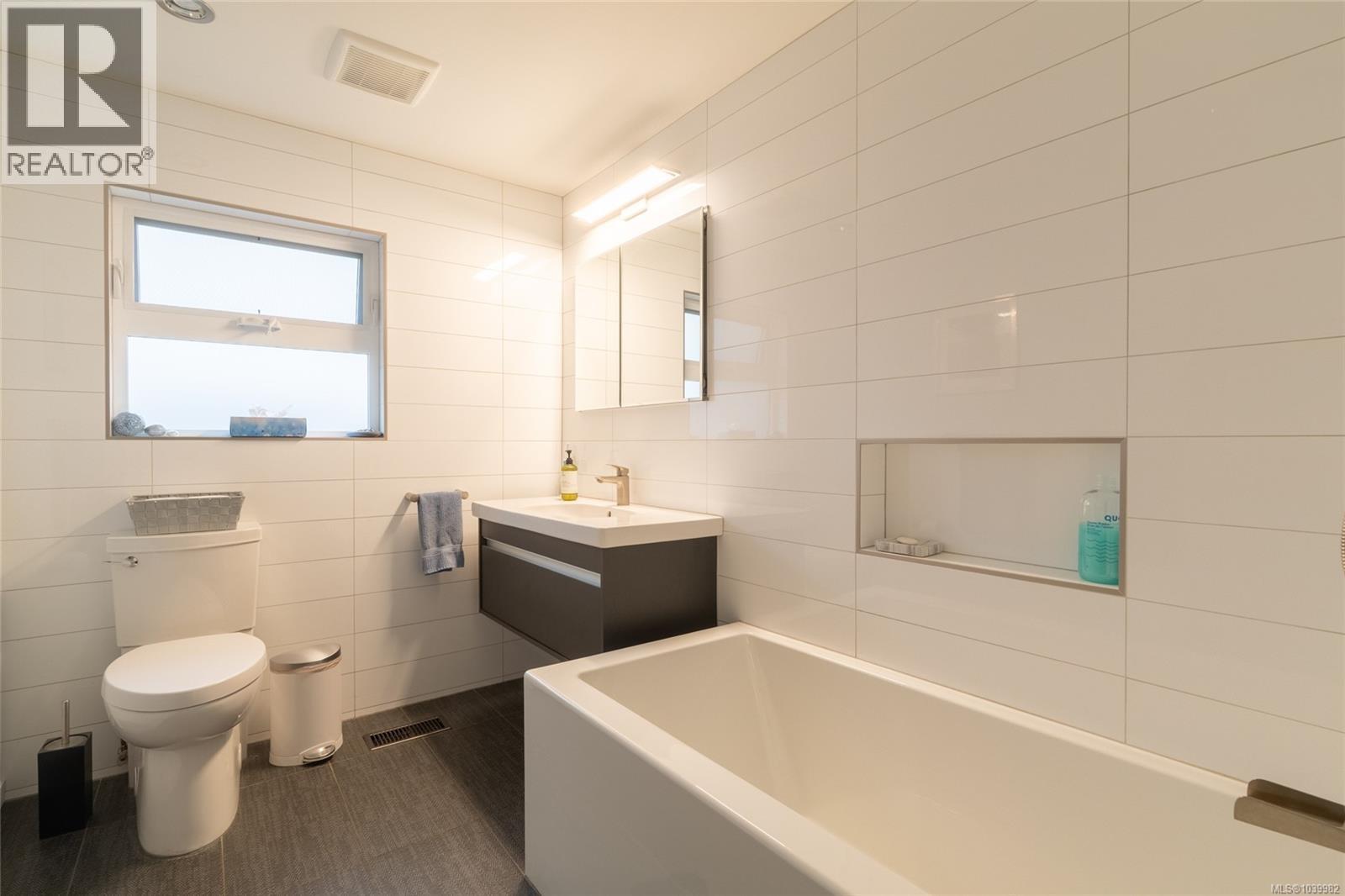 1286 Pike St - 16