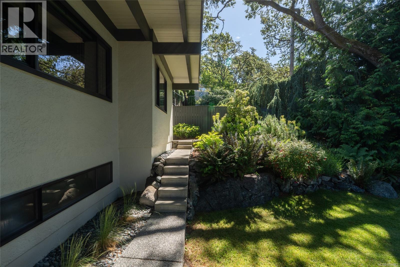 1286 Pike St - 34