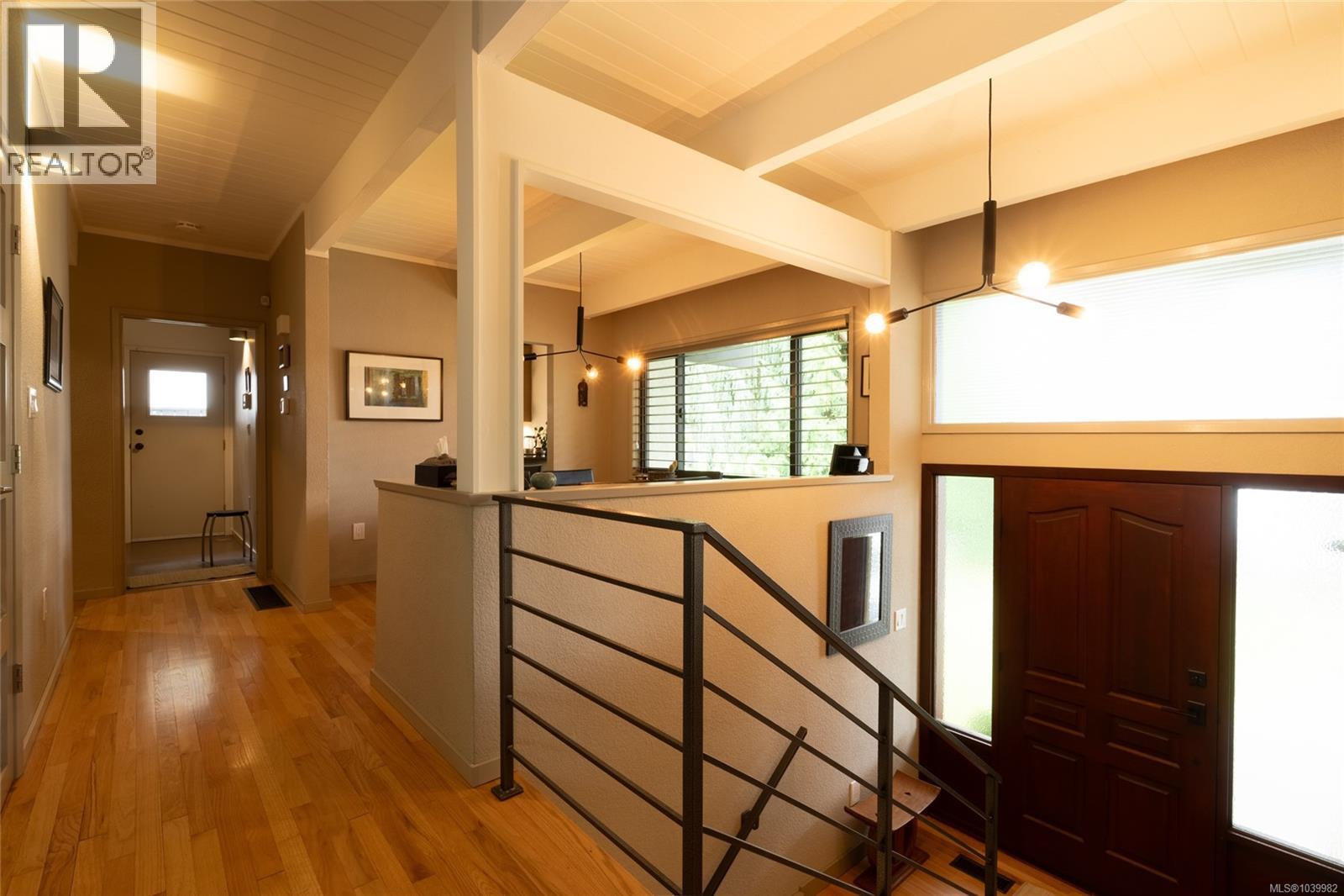 1286 Pike St - 8