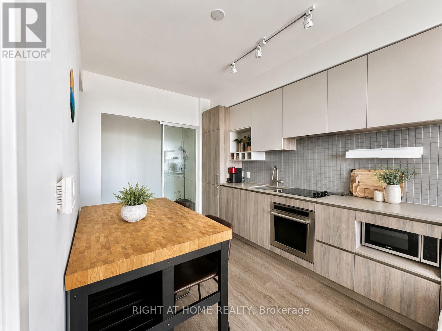 #5007 950 PORTAGE PARKWAY - 10