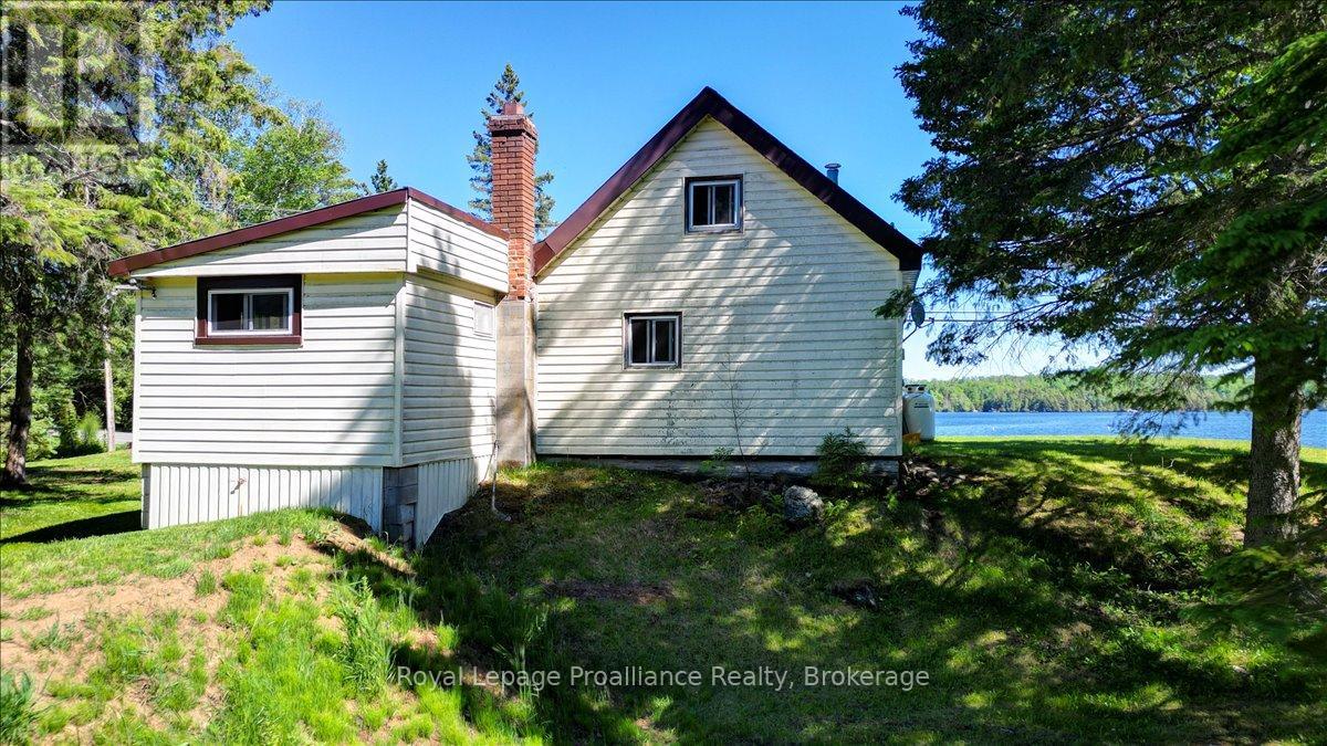 348 STEENBURG LAKE ROAD N - 10