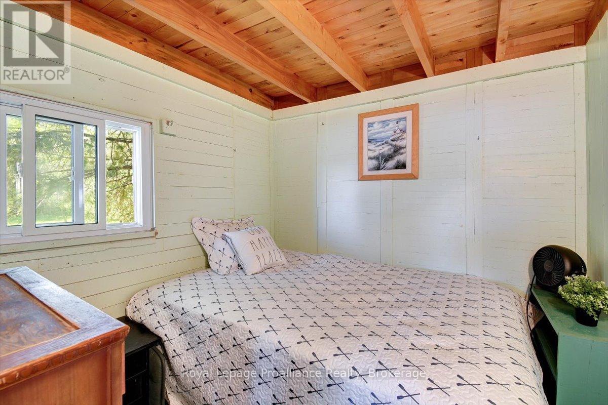 348 STEENBURG LAKE ROAD N - 21