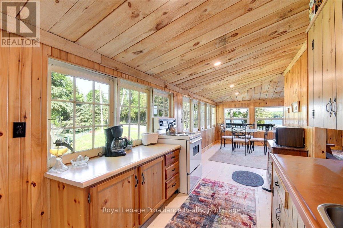 348 STEENBURG LAKE ROAD N - 28