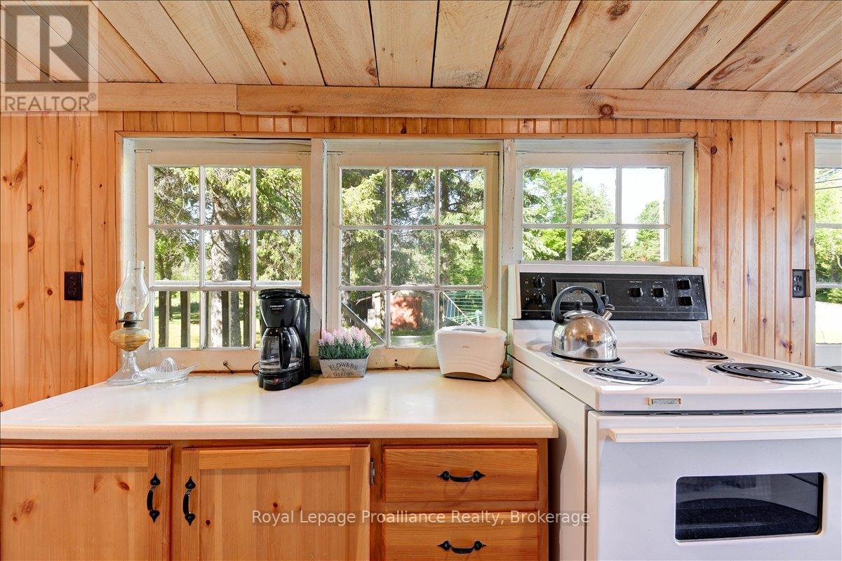 348 STEENBURG LAKE ROAD N - 29