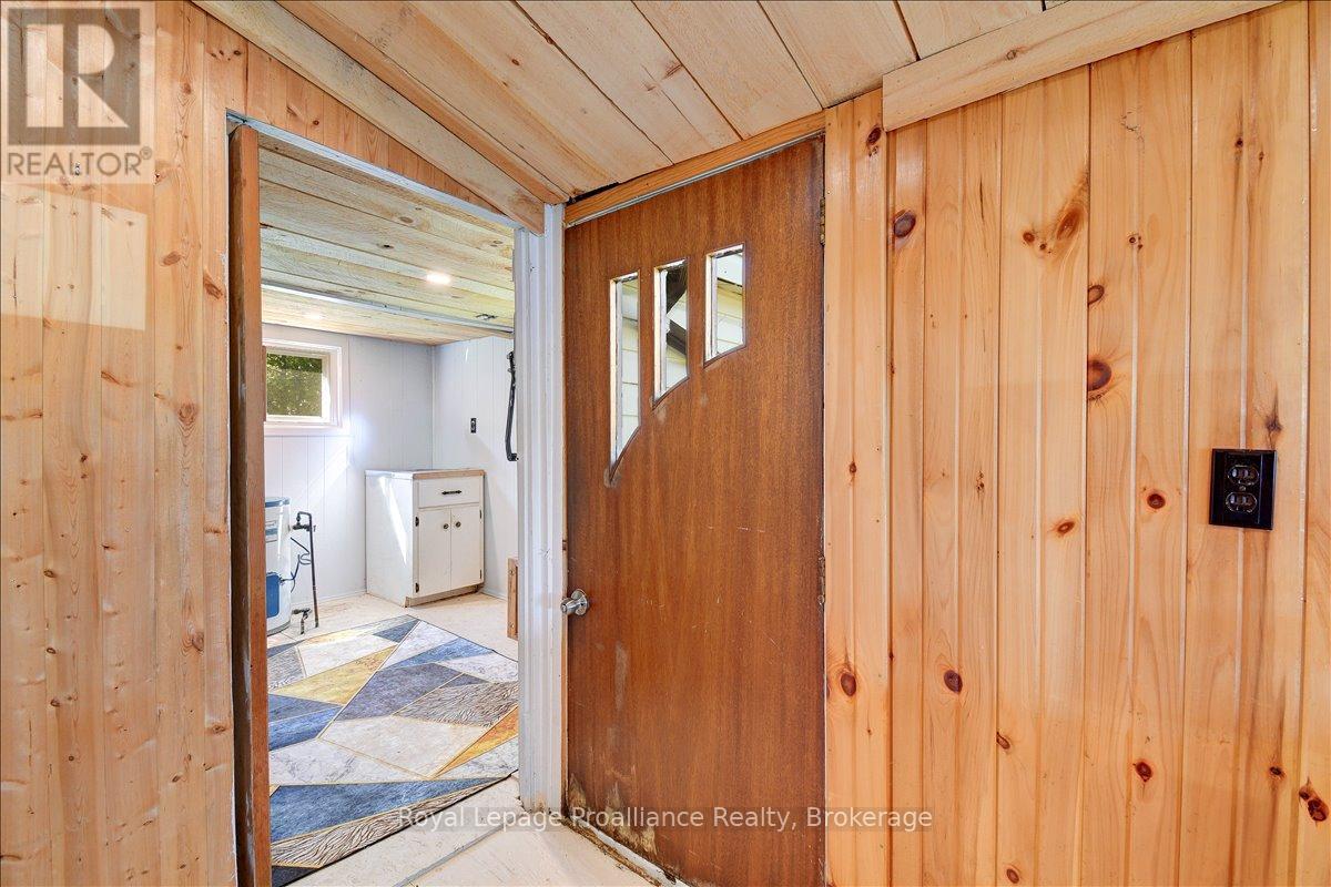 348 STEENBURG LAKE ROAD N - 31