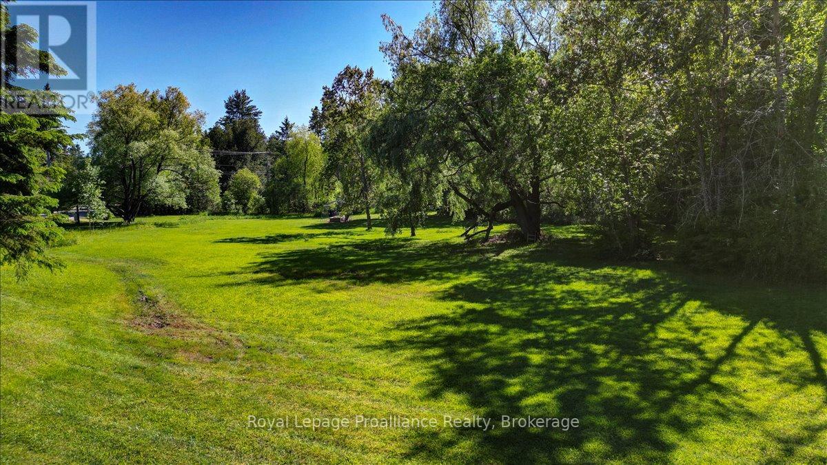 348 STEENBURG LAKE ROAD N - 36