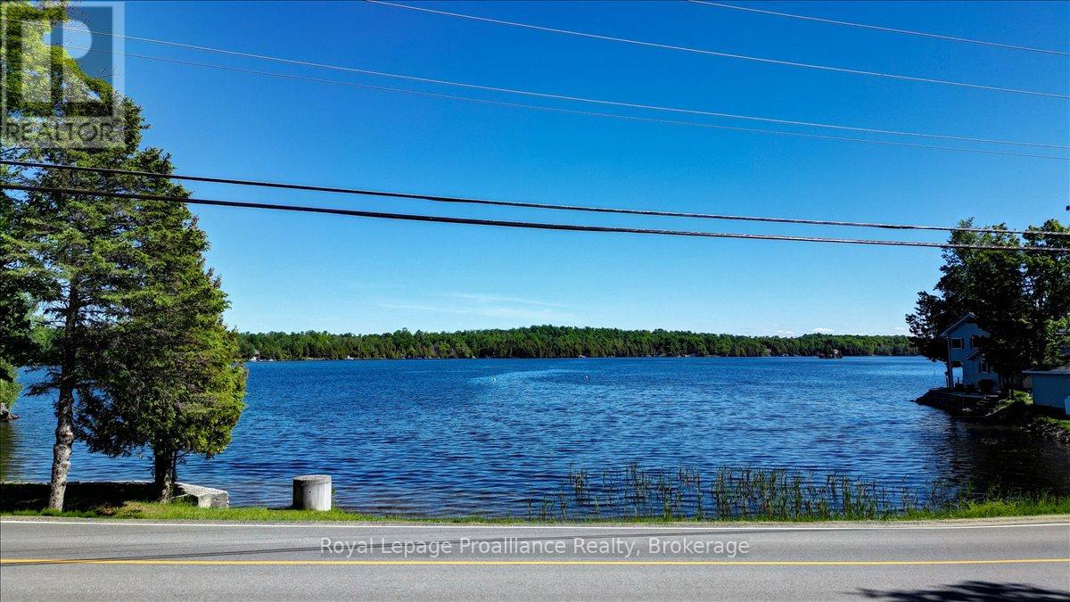 348 STEENBURG LAKE ROAD N - 38
