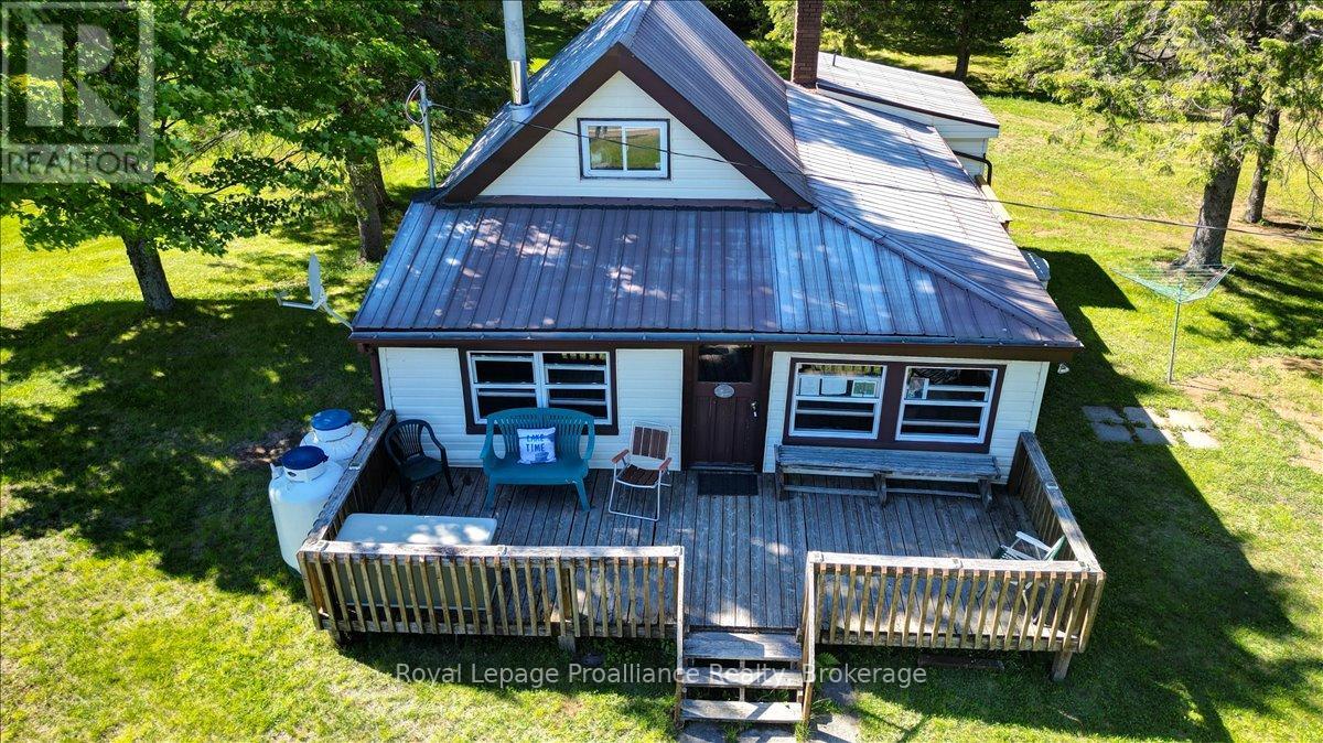 348 STEENBURG LAKE ROAD N - 7