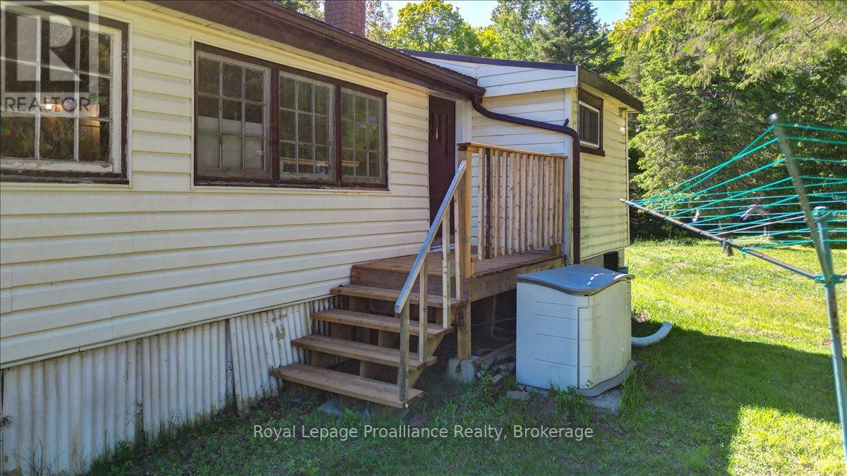 348 STEENBURG LAKE ROAD N - 9