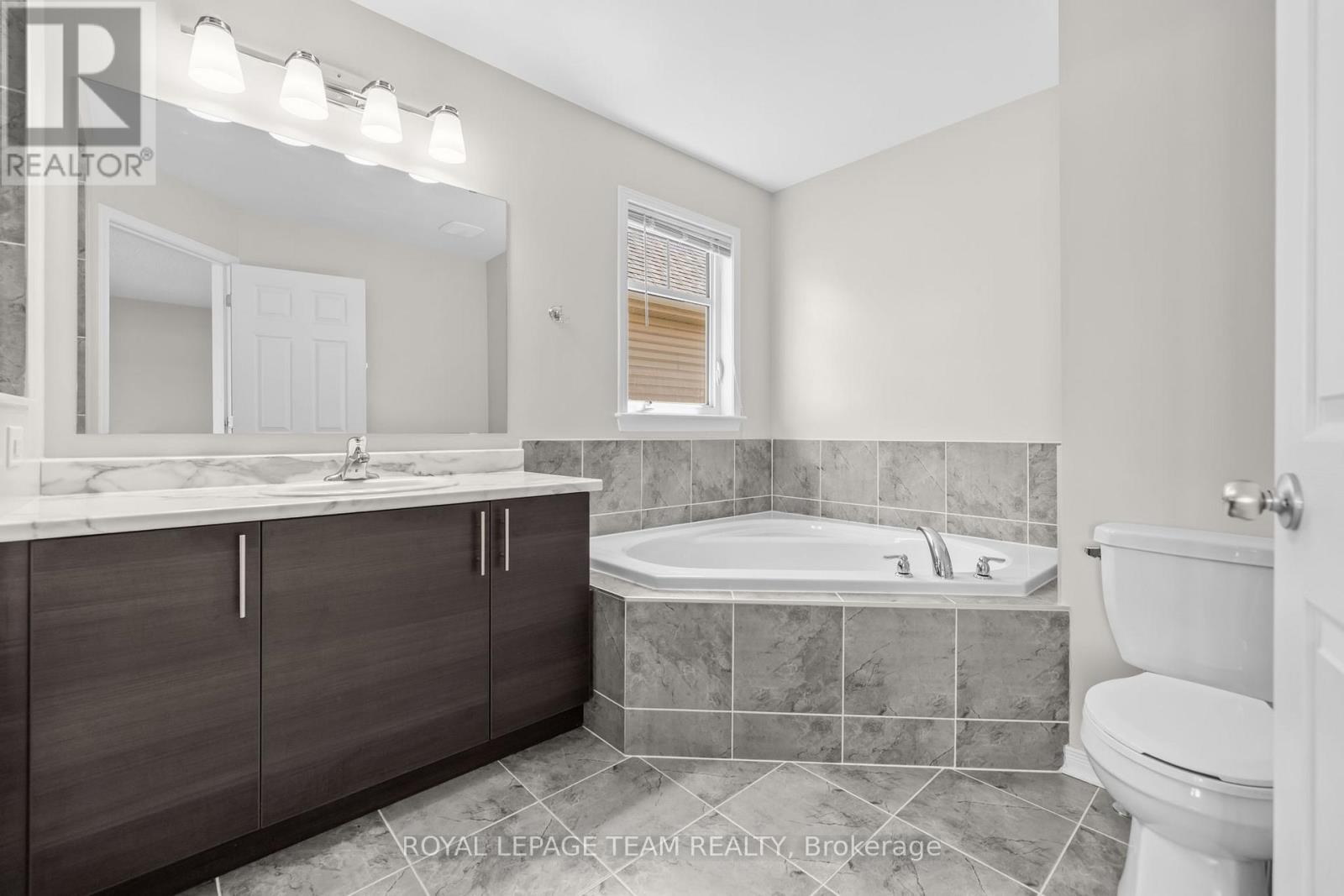 3 Bed, 3 Bath House for Sale in Ottawa – 377 SWEETFLAG STREET, Ottawa – MLS# X13429396 - Image 15