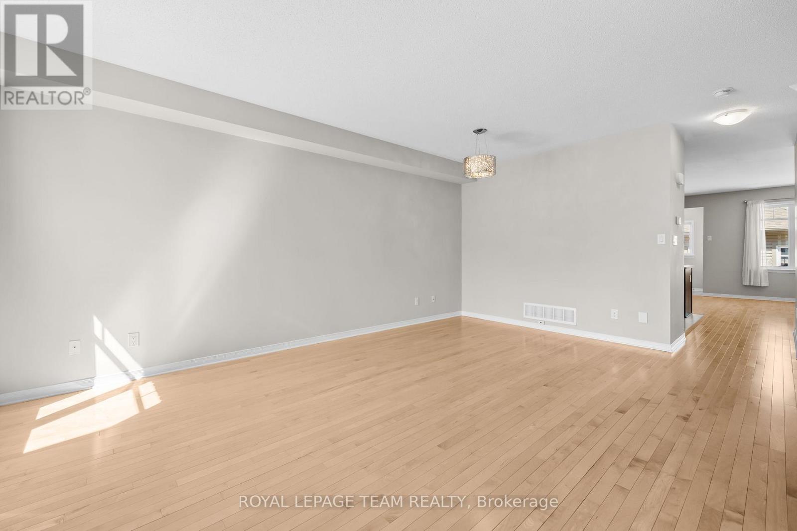 3 Bed, 3 Bath House for Sale in Ottawa – 377 SWEETFLAG STREET, Ottawa – MLS# X13429396 - Image 31
