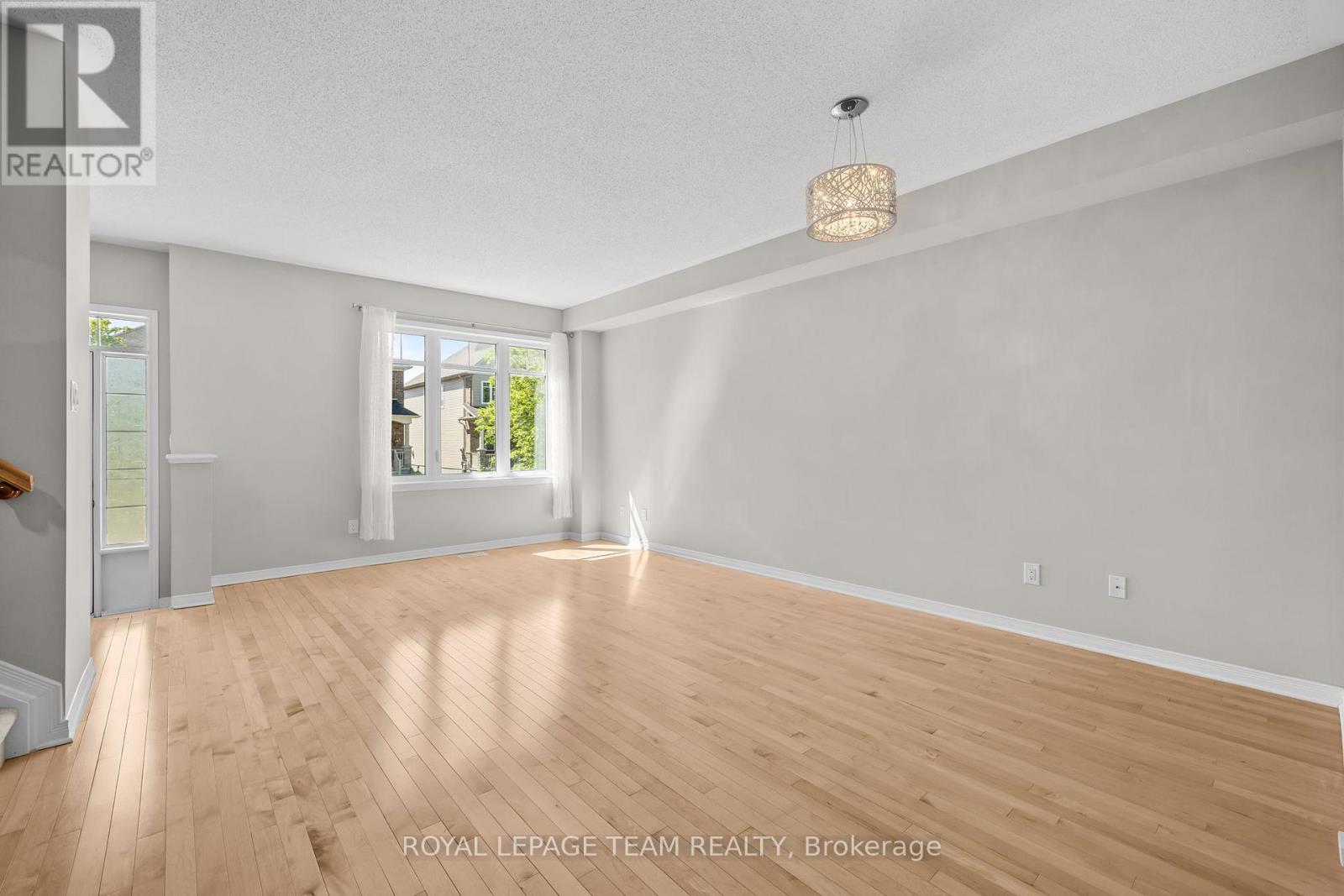 3 Bed, 3 Bath House for Sale in Ottawa – 377 SWEETFLAG STREET, Ottawa – MLS# X13429396 - Image 11