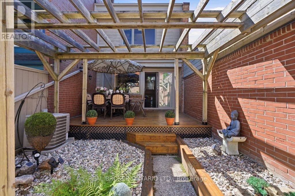 2 Bed, 2 Bath House for Sale in Ottawa – 255 BRUYERE STREET, Ottawa – MLS# X13429402 - Image 18