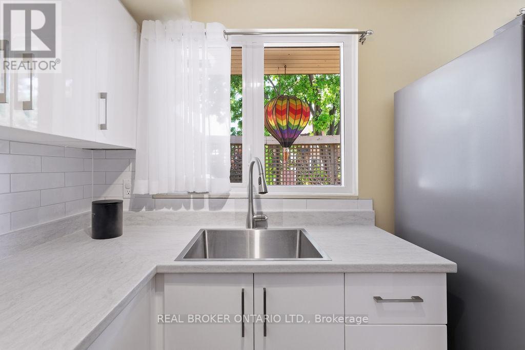 2 Bed, 2 Bath House for Sale in Ottawa – 255 BRUYERE STREET, Ottawa – MLS# X13429402 - Image 24