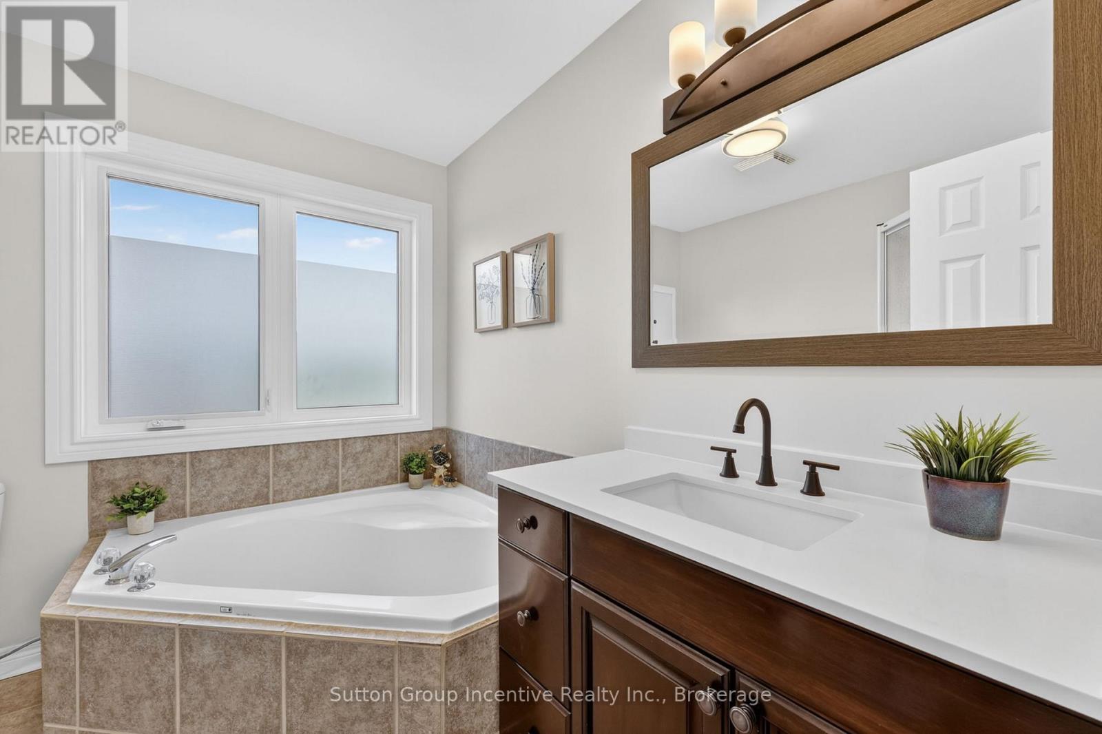 5 MARL CREEK DRIVE - 22