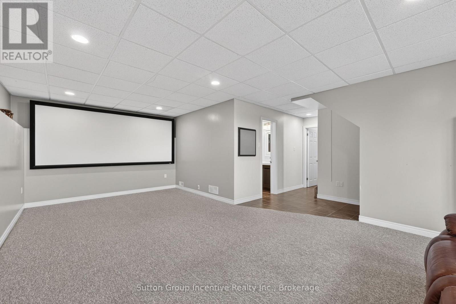 5 MARL CREEK DRIVE - 33