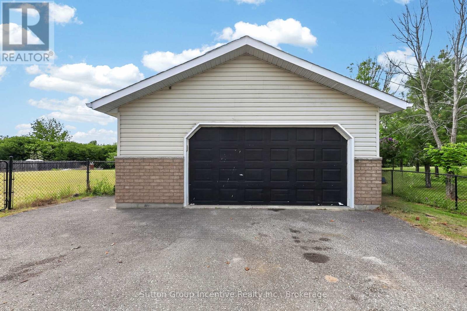 5 MARL CREEK DRIVE - 44