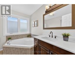 5 Marl Creek Drive, Springwater, ON L0L2K0 Photo 22