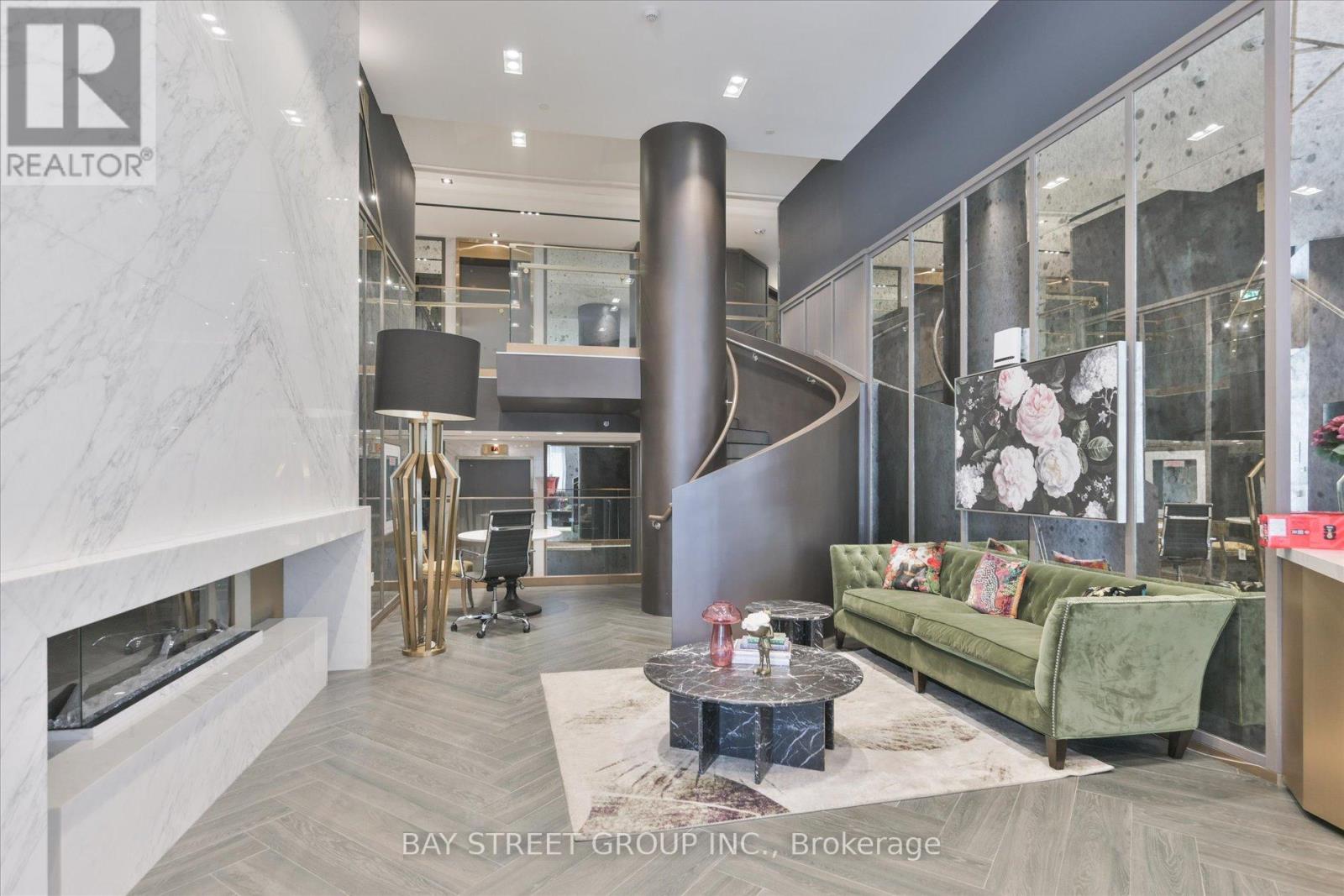 #130 395 DUNDAS STREET W - Image 2