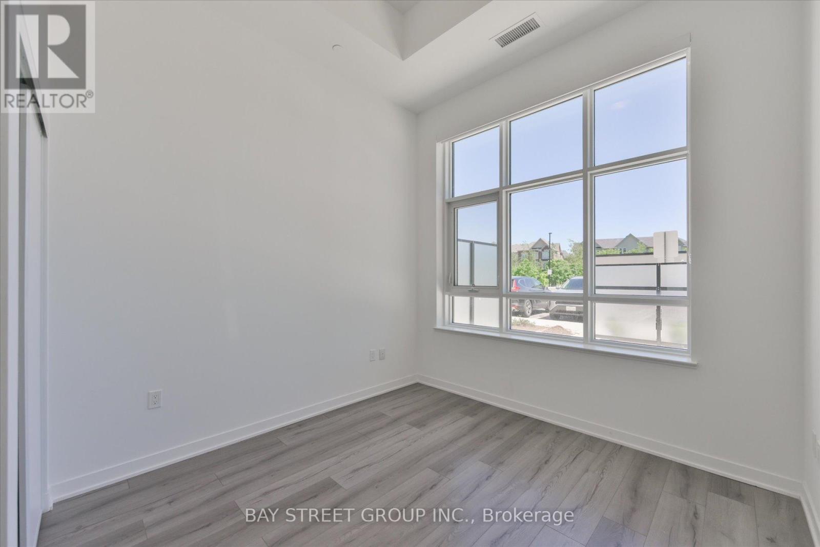 #130 395 DUNDAS STREET W - 6