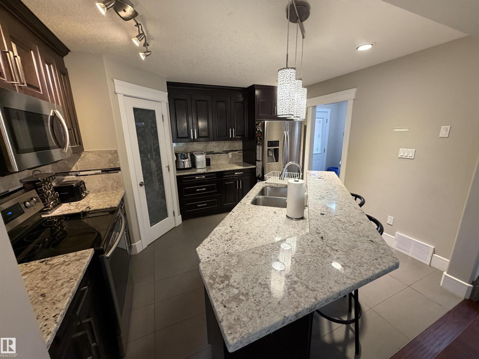 10914 71 AV NW - 5