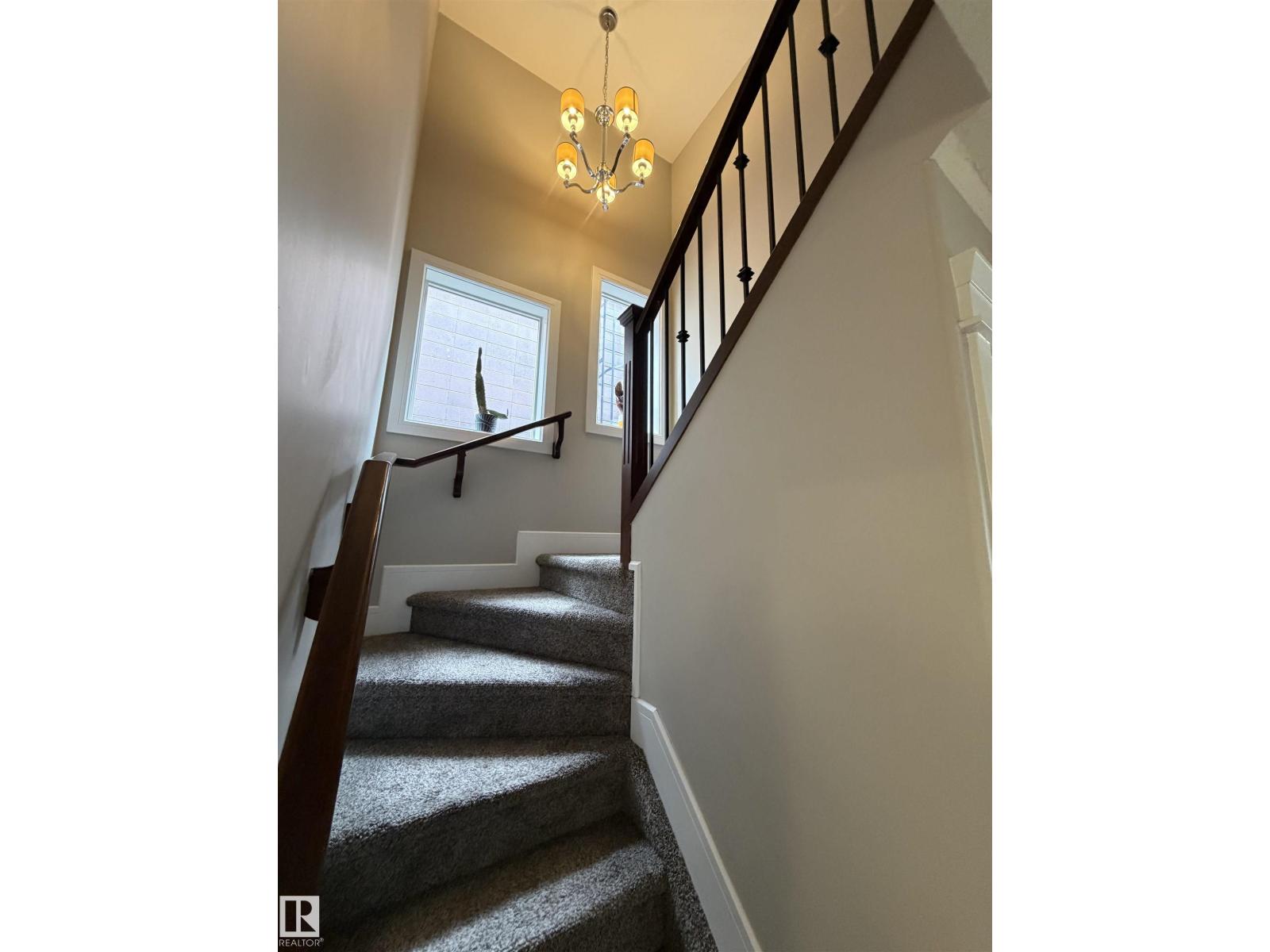 10914 71 AV NW - 10