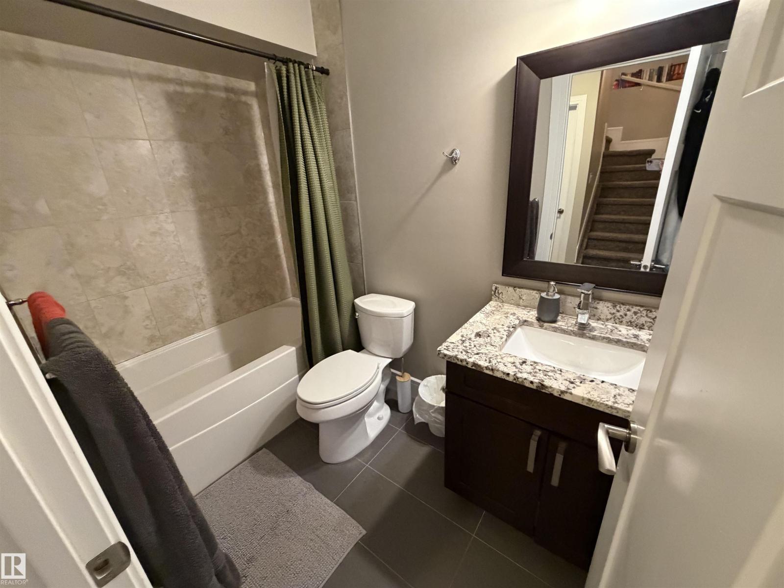 10914 71 AV NW - 18
