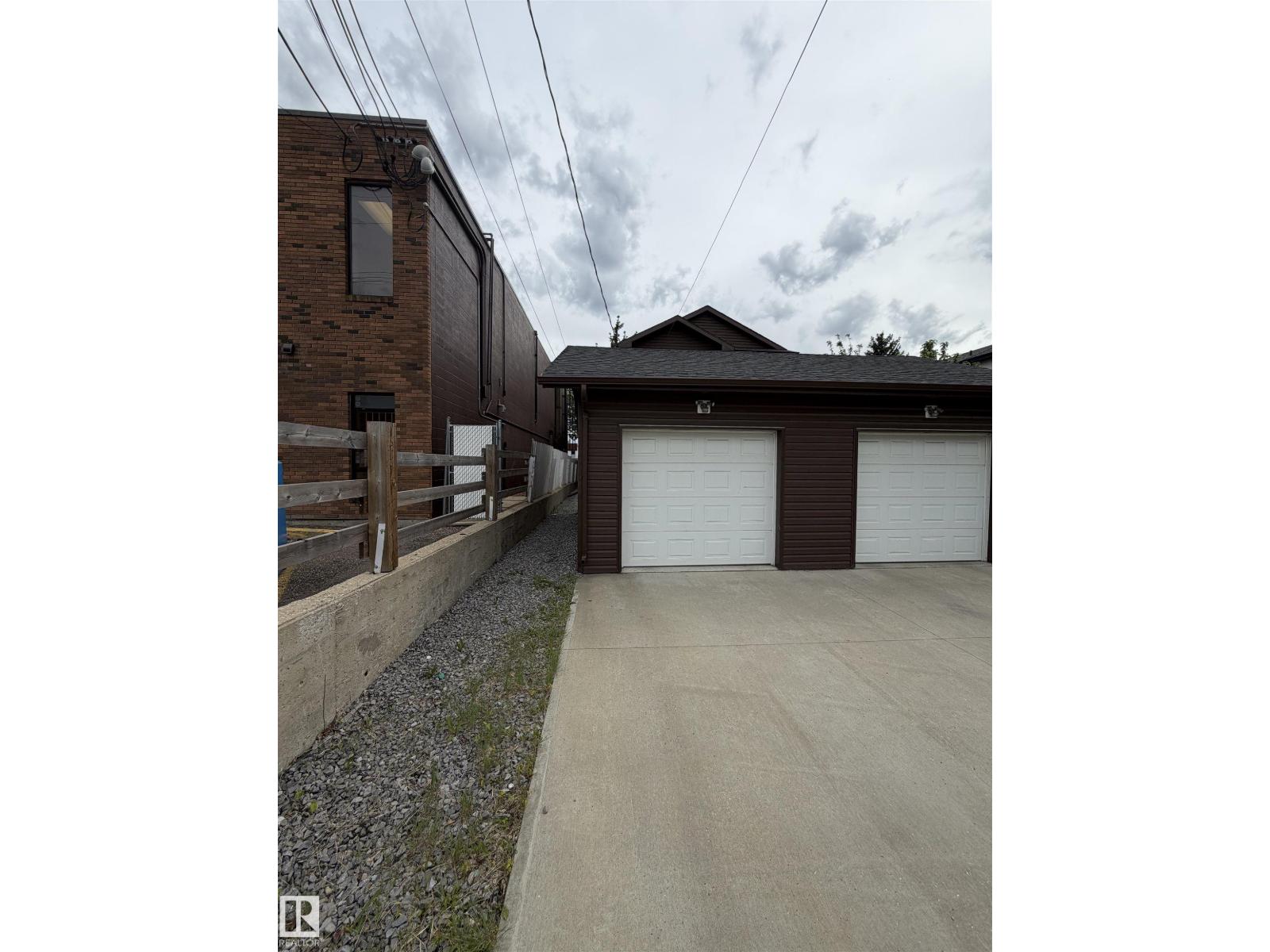 10914 71 AV NW - 25
