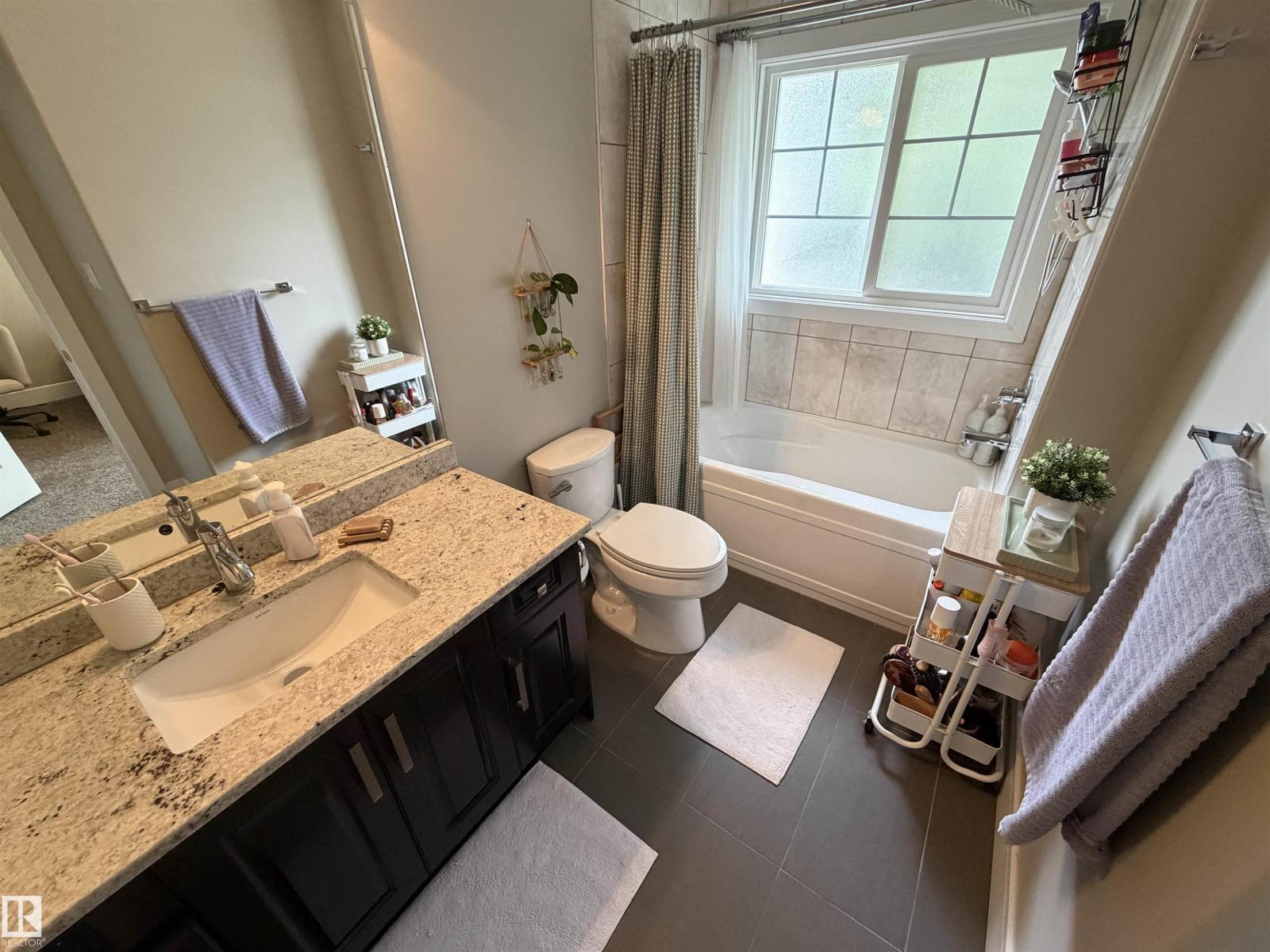 10914 71 AV NW - 12